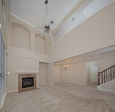Building Photo - 50 E Pipers Green St