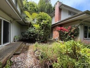 Building Photo - 504 Barone Ln