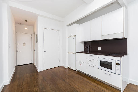 Primary Photo - 212 W 91st St