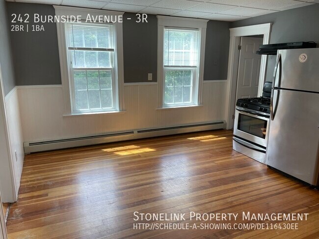 Foto del edificio - 242 Burnside Ave