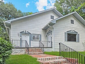 Building Photo - 1111 Lawton Pl SW