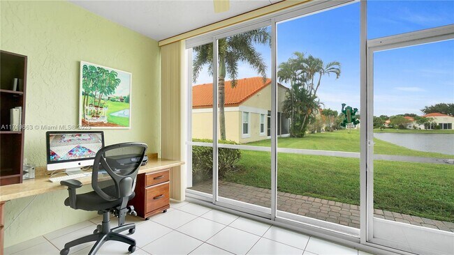 Foto del edificio - 15402 Summer Lake Dr