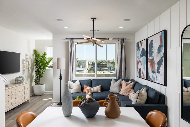 Building Photo - 111 N 1st Ave