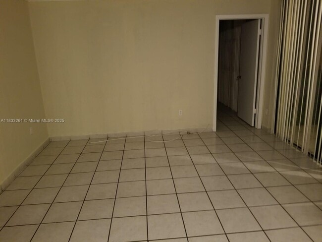 Foto del edificio - 11800 SW 18th St