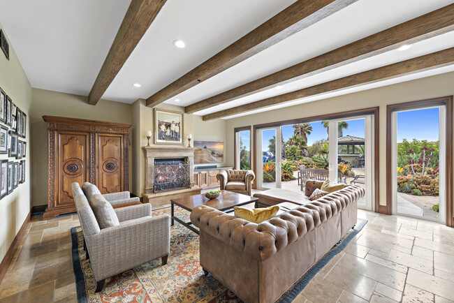 Building Photo - 3811 Vista Blanca