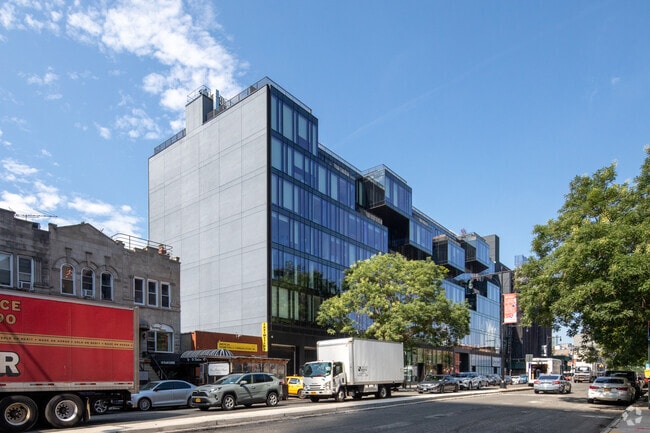 Building Photo - Corte