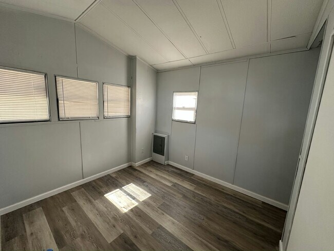 Foto del edificio - 130 S Suncoast Blvd