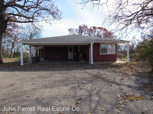 Building Photo - 4 br, 3.5 bath House - 1041 Mace Rd.