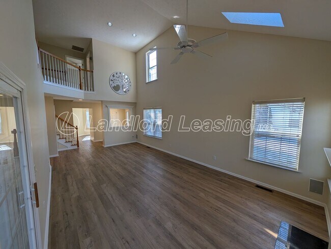 Foto del edificio - French Creek Reserve Condo with Vaulted Ceilings & Skylights
