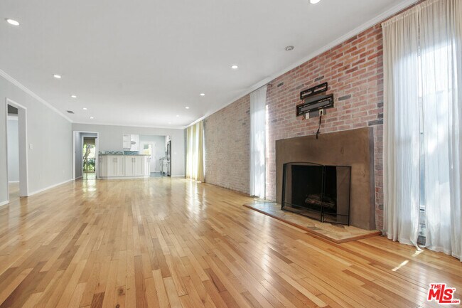Building Photo - 1246 N Genesee Ave