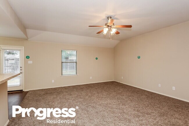 Building Photo - 612 Bretts Way