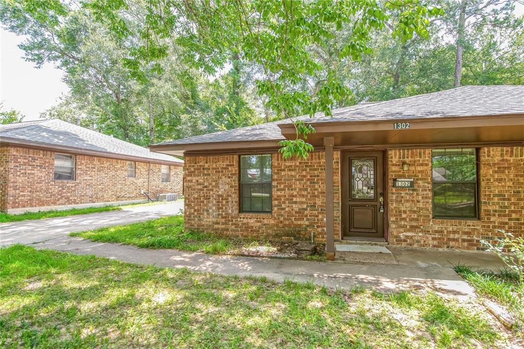 Foto principal - 1302 Houston St