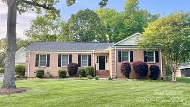 Building Photo - 6810 Rosemary Ln