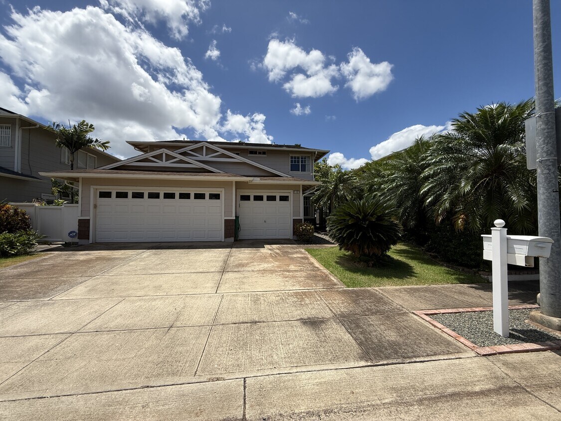 Primary Photo - 91-1022-1022 Niolo St