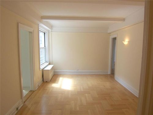 Foto principal - 115 E 89th St