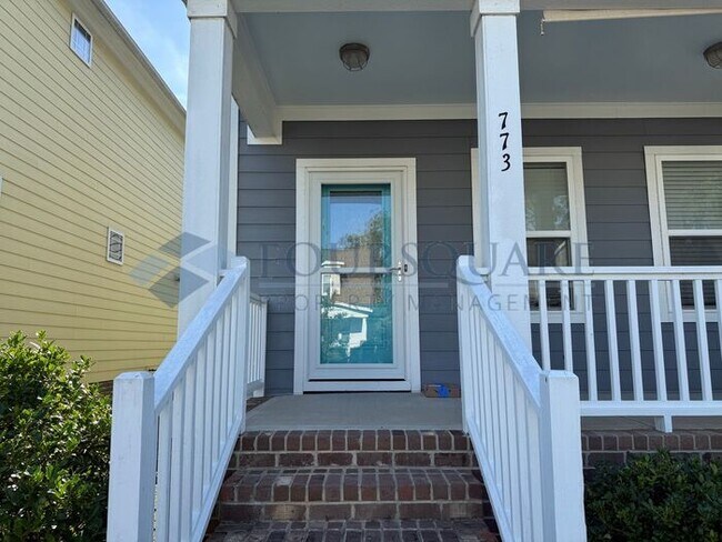 Foto del edificio - Lovely 3-Bedroom Home with Granite Kitchen, Office Nook & Finished Garage – Near Downtown Knightd...