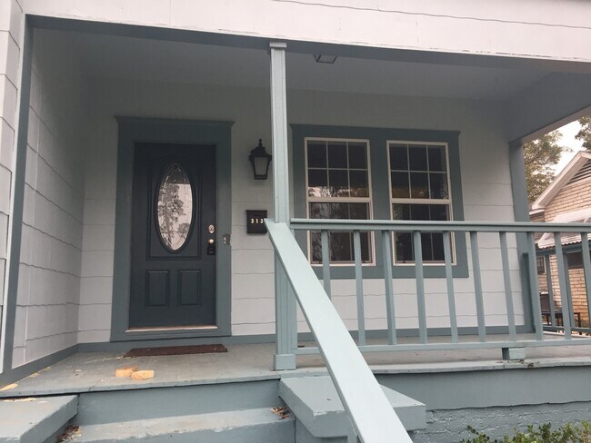 Foto del edificio - CHARMING REMODELED HIGHLAND HOME