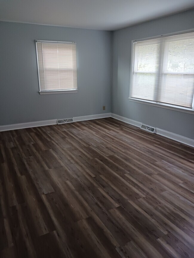Foto del edificio - 1507 Woodbriar Ave