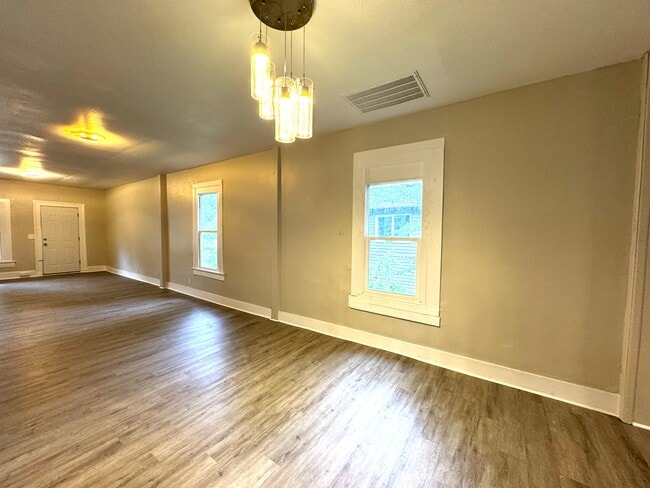 Photo - 1607 Draper St House