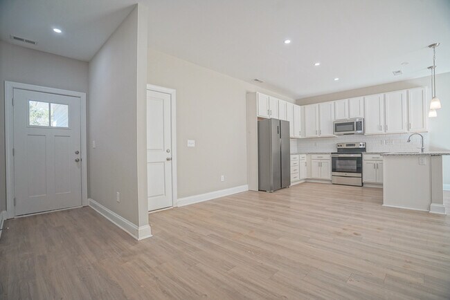 Building Photo - 260 Acorn Acres Rd