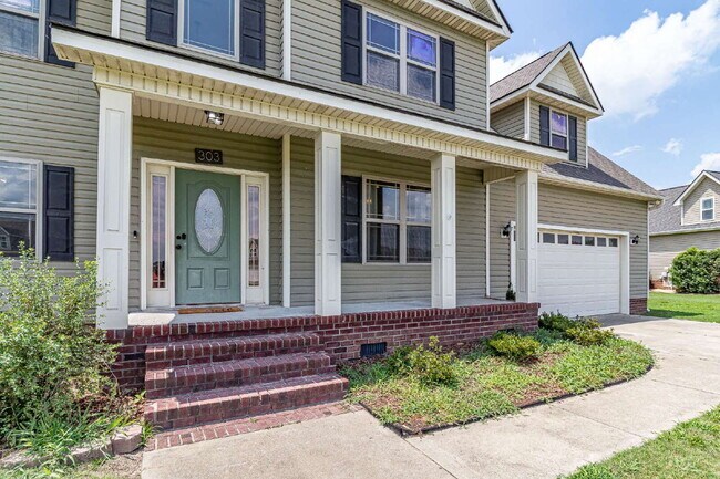 Foto del edificio - Spacious 2-Story in Pikeville! 3 BR | 2.5 BA w/ Bonus Room *Lawn Care / Trash Included*