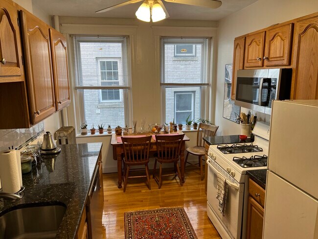 Foto del edificio - 1750 Commonwealth Ave