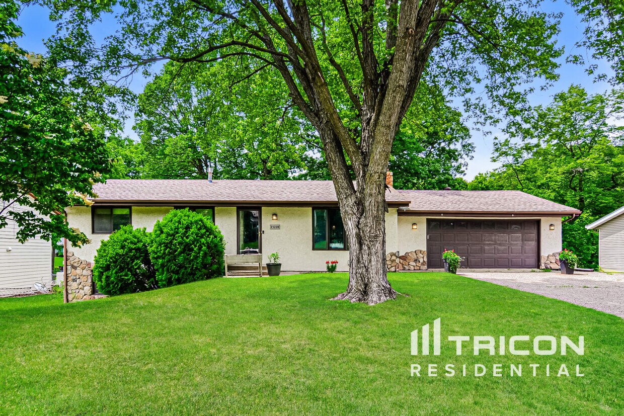 Primary Photo - 15220 Forest Cir SE