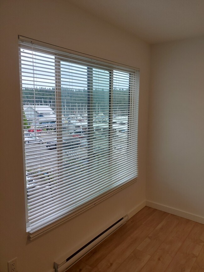 Photo du bâtiment - 430 Stewart Ave