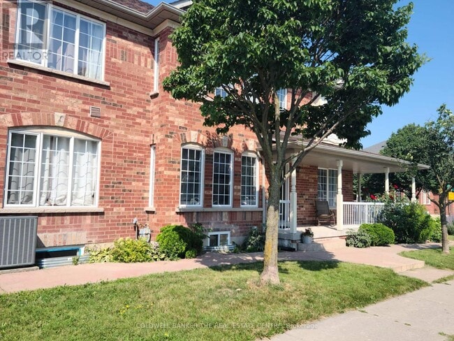 Photo du bâtiment - MAIN FLOOR - 1 JARRET COURT S