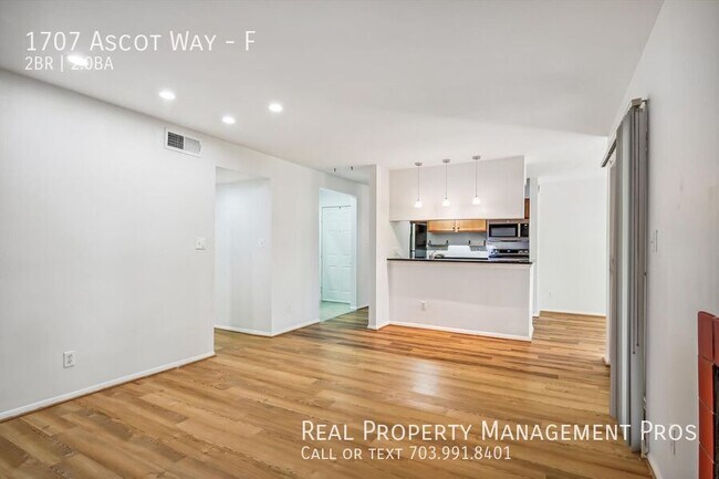 Building Photo - Beautifully Maintained 2 Bedroom Condo For...