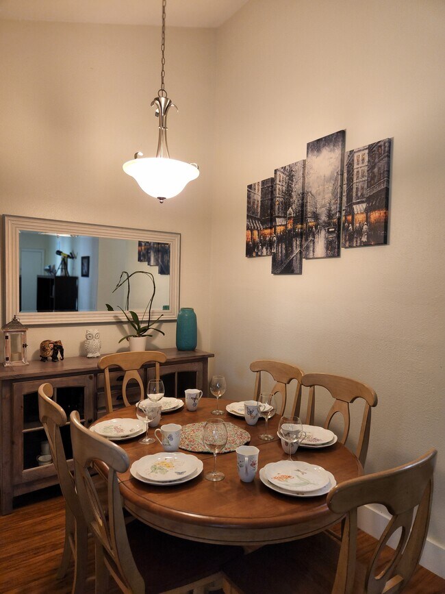 Building Photo - 1703 N Brea Blvd