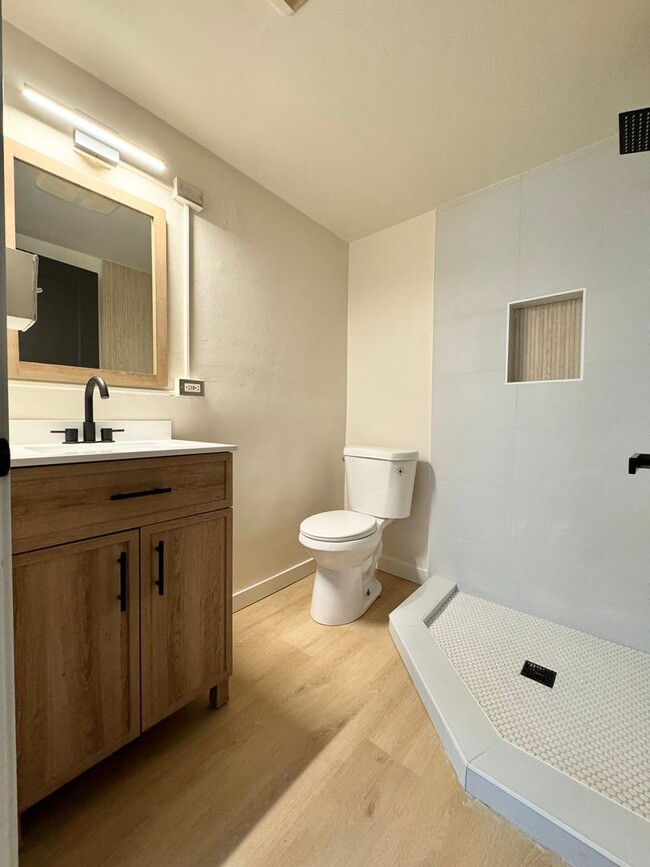 Building Photo - 1Bd/1Ba Seattle Apartment