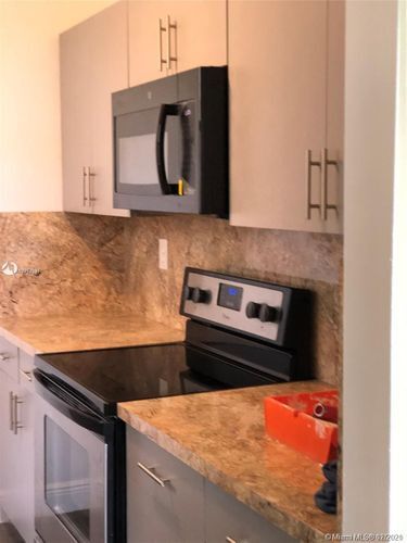 Foto del edificio - 1101 SW 122nd Ave