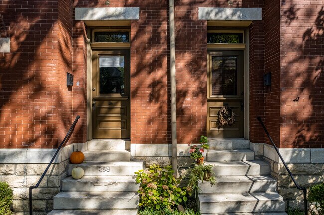 Unit Entrances - Victorian Quarters