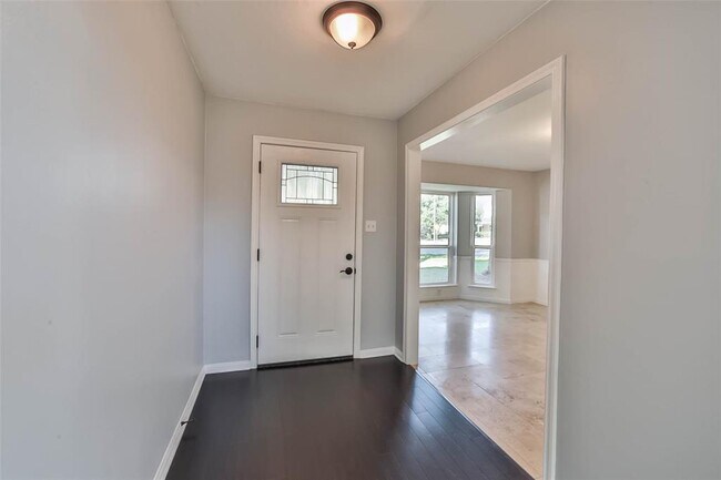 Building Photo - 1403 Kempsford Dr