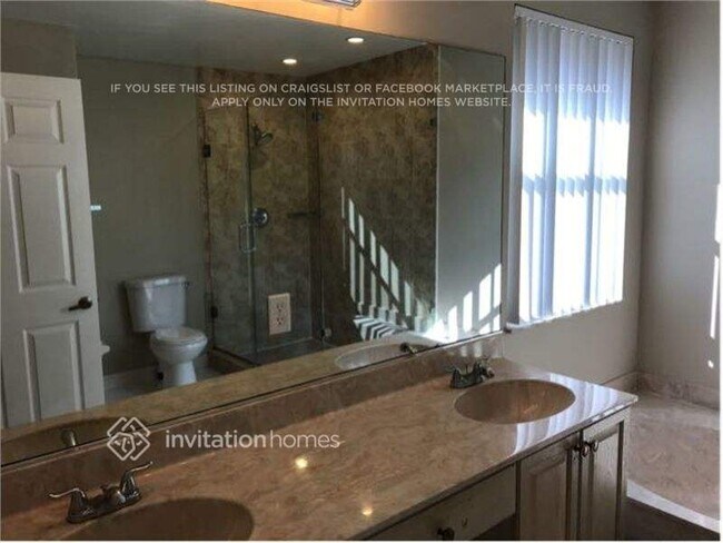 Foto del edificio - 611 SW 178th Way