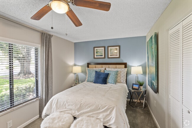 2BR, 2BA - 1200SF - Bedroom - Rosemont Royal Palm