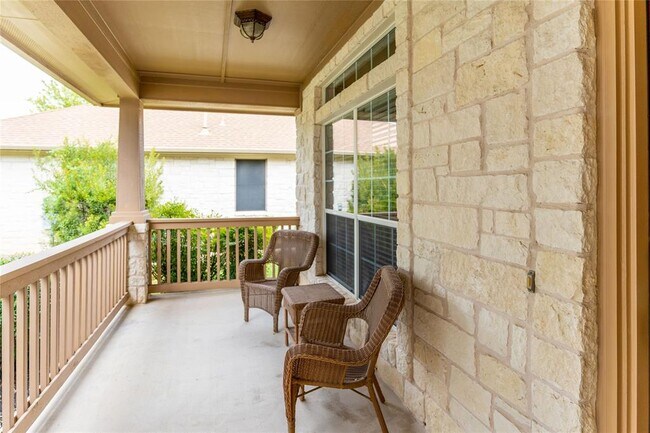 Building Photo - 806 Heritage Oaks Bend