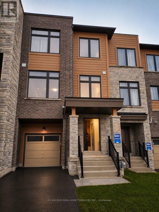 Building Photo - 178 Tango Cres