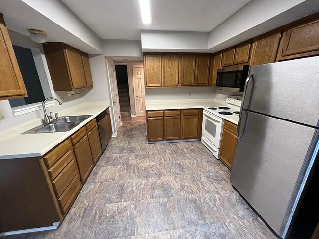 Foto del edificio - 9572 Maple Way