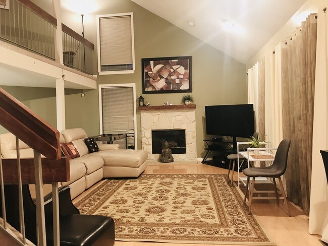 Sala de estar - 62 Denise Dr