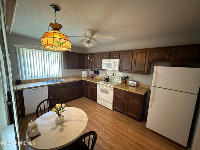 Foto del edificio - 805A Westminster Ct