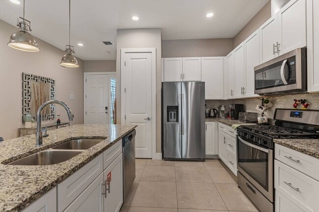 Building Photo - 2664 Sunrise Shores Dr