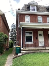 Building Photo - 231-233 W 6th St