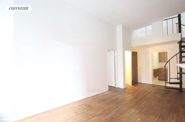 Building Photo - 868 W End Ave