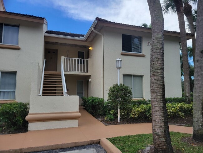 Building Photo - 4208 Glenmoor Dr