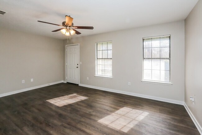 Building Photo - Cute Cottage in Jackson, MS!