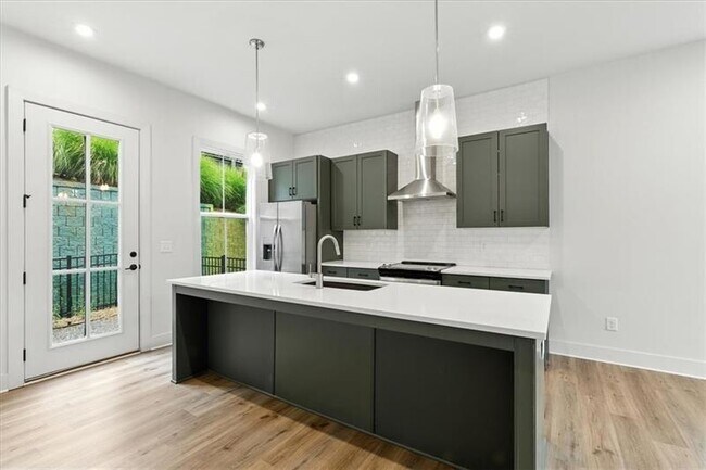 Foto del edificio - 170 Color Cir