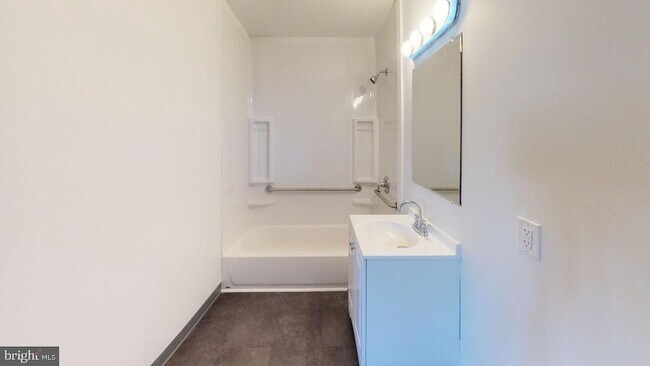 Foto del edificio - 5850 N 13th St