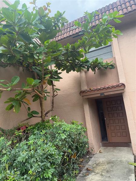 Building Photo - 22 Laredo Pl